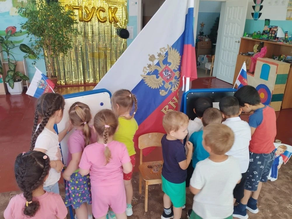 В преддверии Дня России в филиале МБДОУ д/с" Колокольчик" с.Тербуны в с.Урицкое- д/с "Радуга", прошл