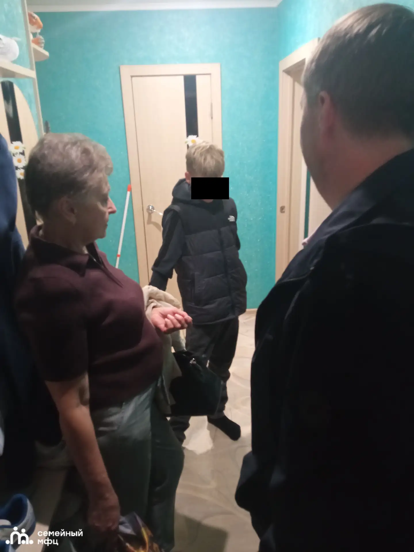 В рамках профилактики семейного неблагополучия специалисты по социальной работе и психо...