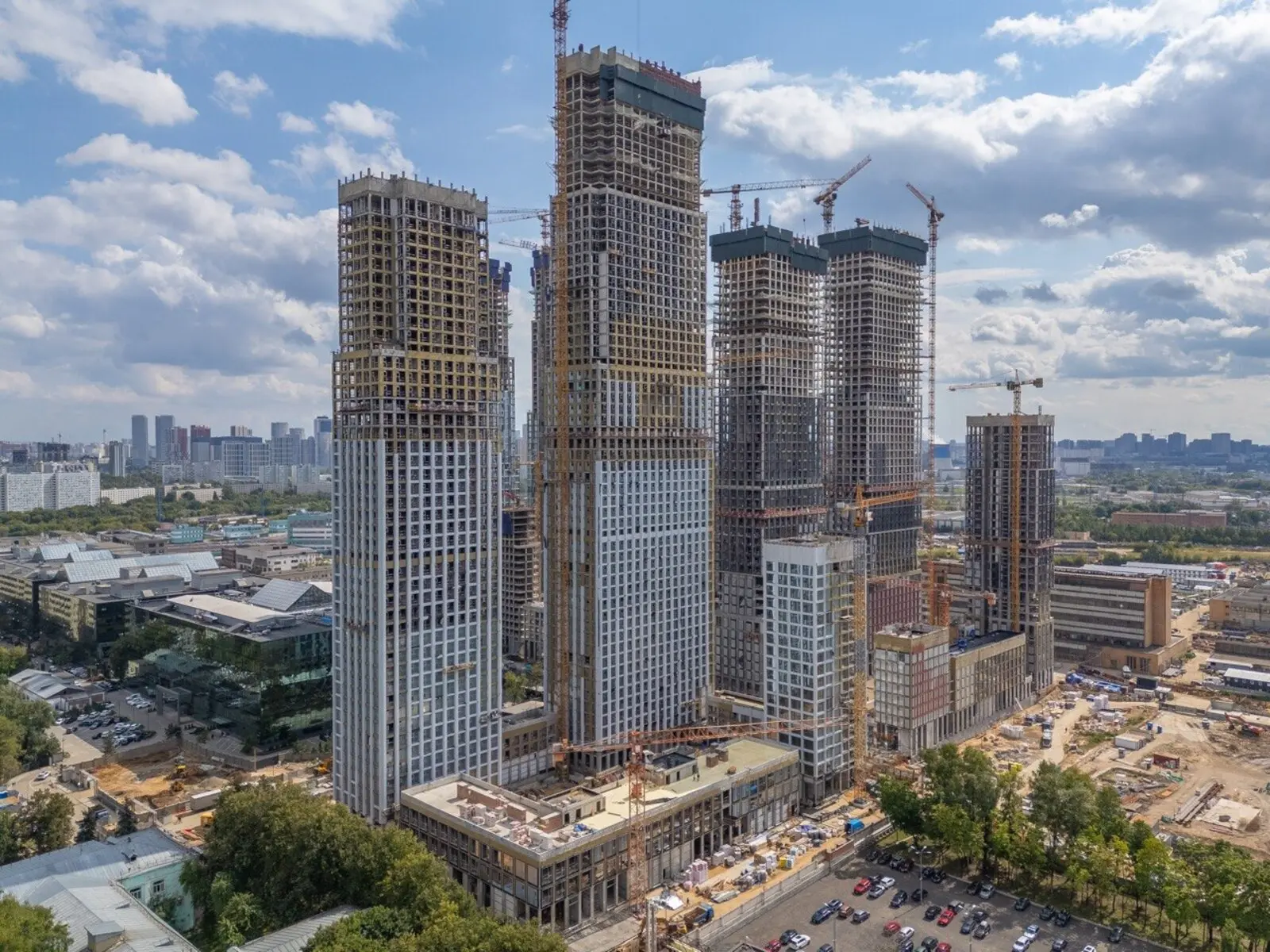 🏗 На Верейской улице завершен монолит первой очереди жилого комплекса