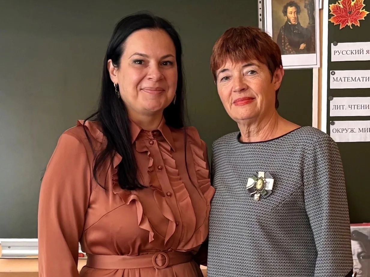 Елена Андреевна Калашник. Моя первая учительница! И вот уже четвертый год — первый учит...