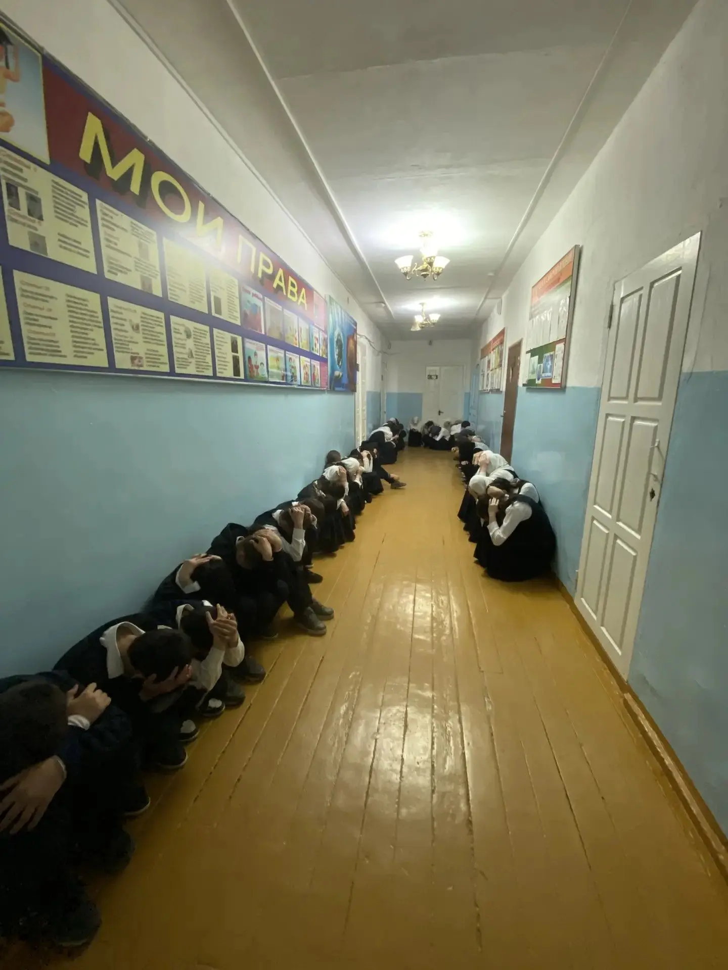В МКОУ «Комсомольская СОШ» прошли учения по действиям при угрозе БПЛА 22 апреля 2025 года в МКОУ «Ко