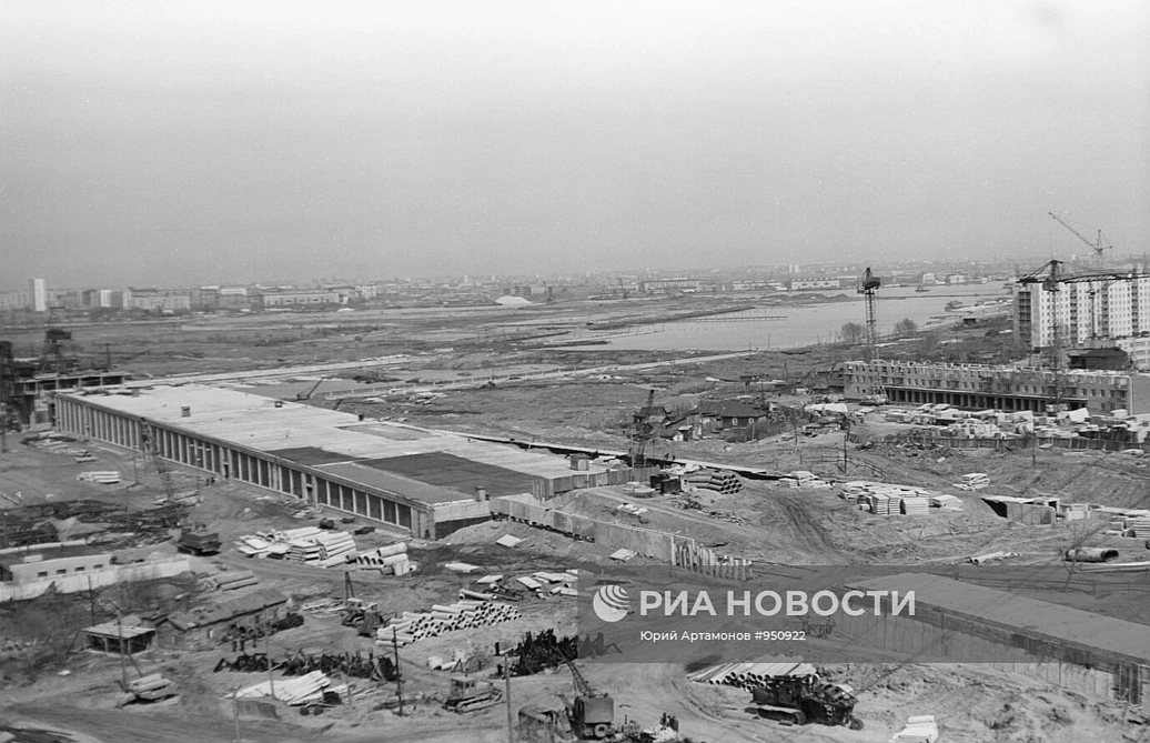 Строительство Нагатинского метромоста, 1968 год.