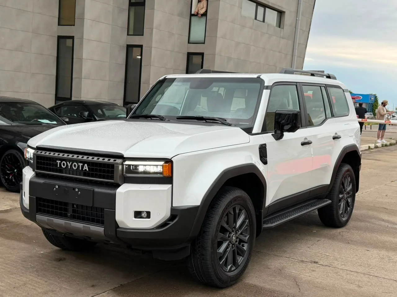 ПРЕДЛАГАЕМ К БРОНИРОВАНИЮ 
🚗 Toyota Land Cruiser Prado 2026 
АВТОМОБИЛЬ В НАЛИЧИИ НА НАШЕЙ ЭКСПОРТН