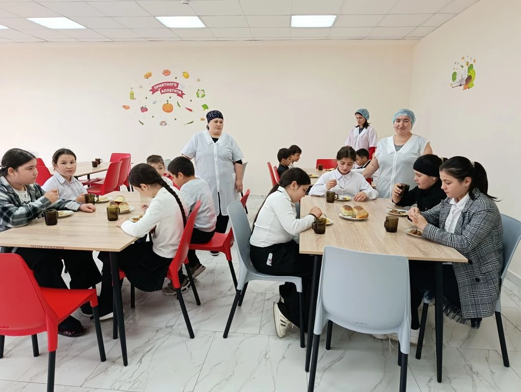 🍽🍲🥪В МКОУ СОШ  №2 с.п. Жемтала прошёл  рейд родительского контроля качества горячего...