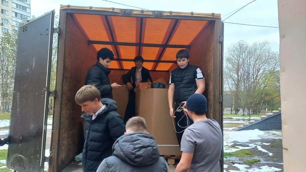 🌳 Лицей № 4 вносит вклад в экологию: сдан очередной объём макулатуры! Сегодня в лицее № 4 прошёл сбо