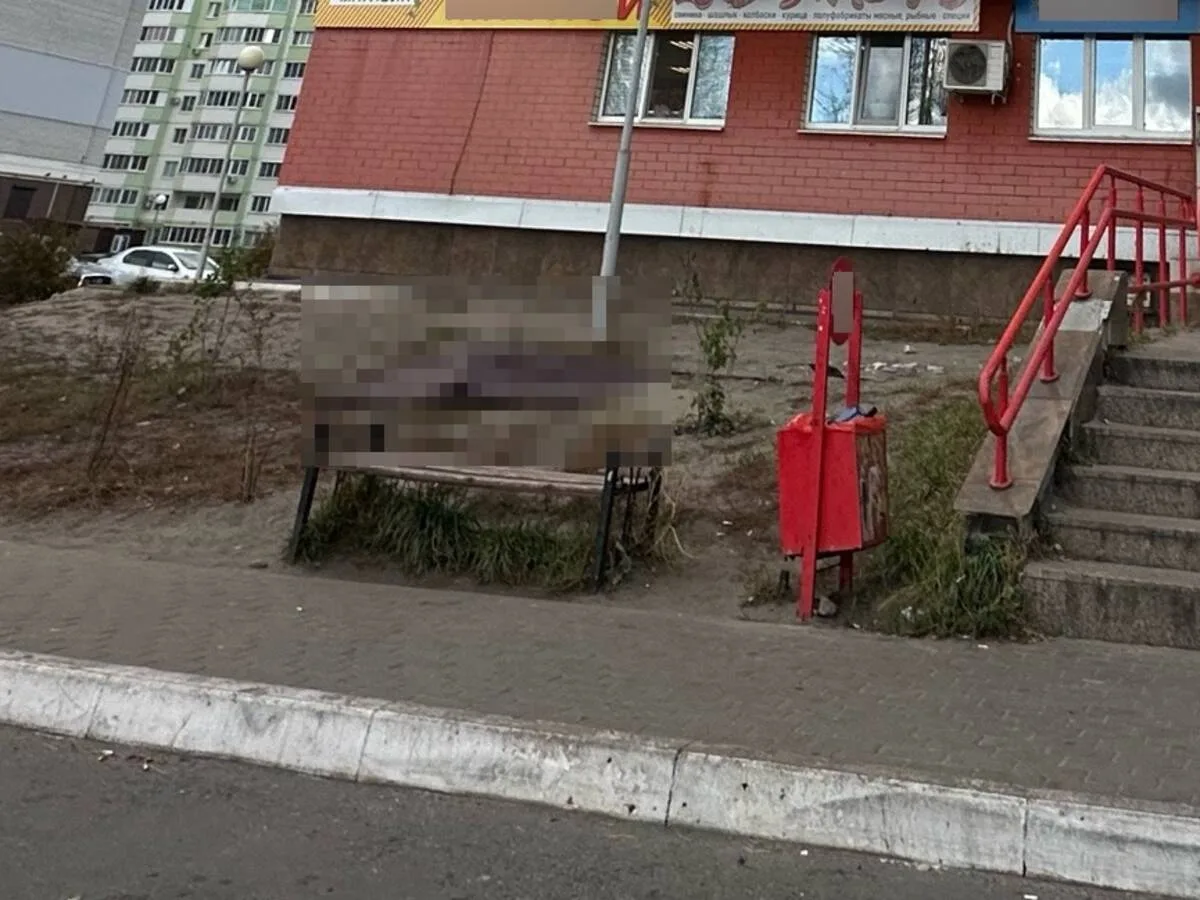 В Брянском районе женщина упала с 13 этажа