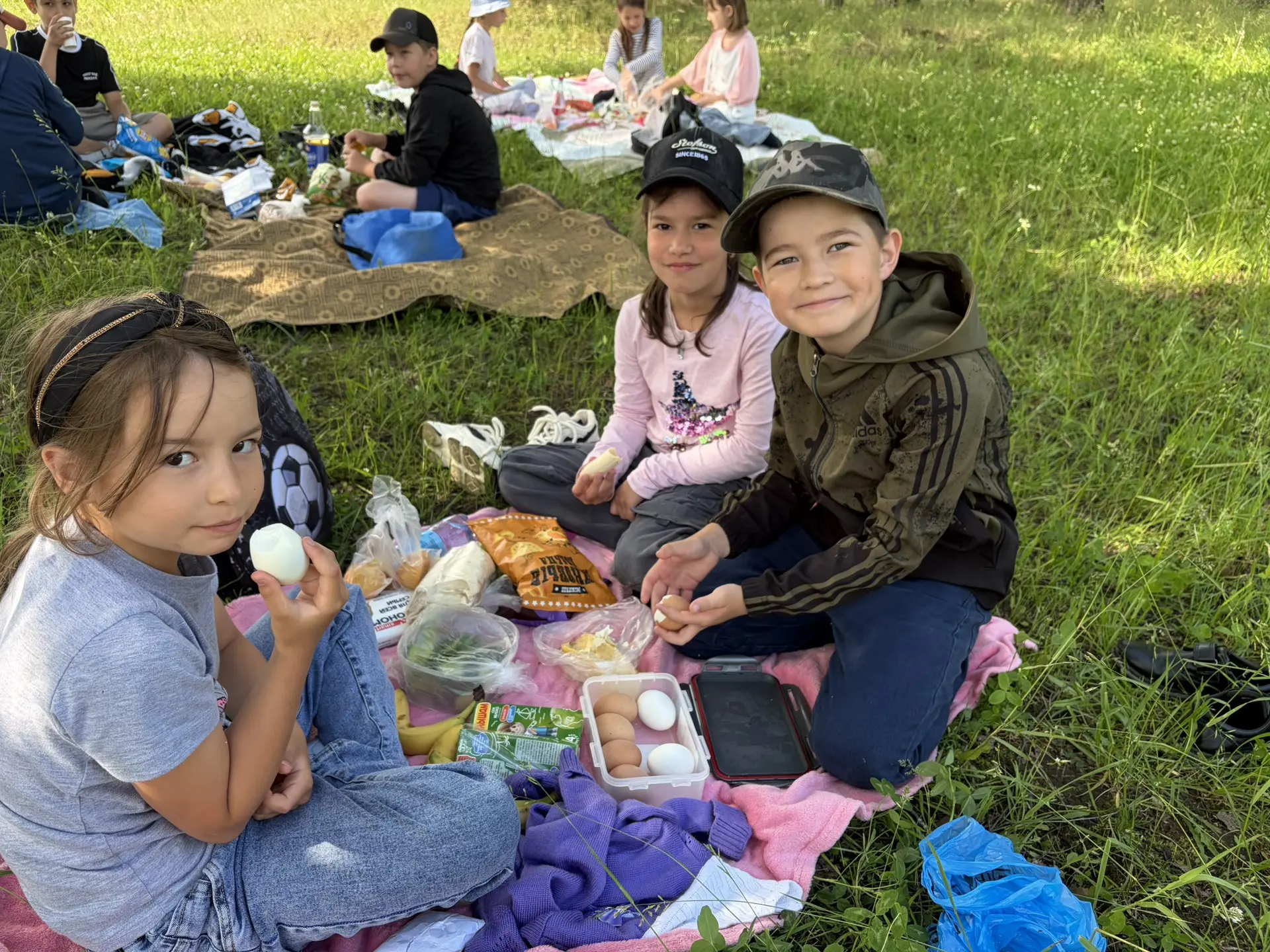 🌞В нашем пришкольном лагере  есть замечательная традиция: поход с воспитанниками на природу. Это пр