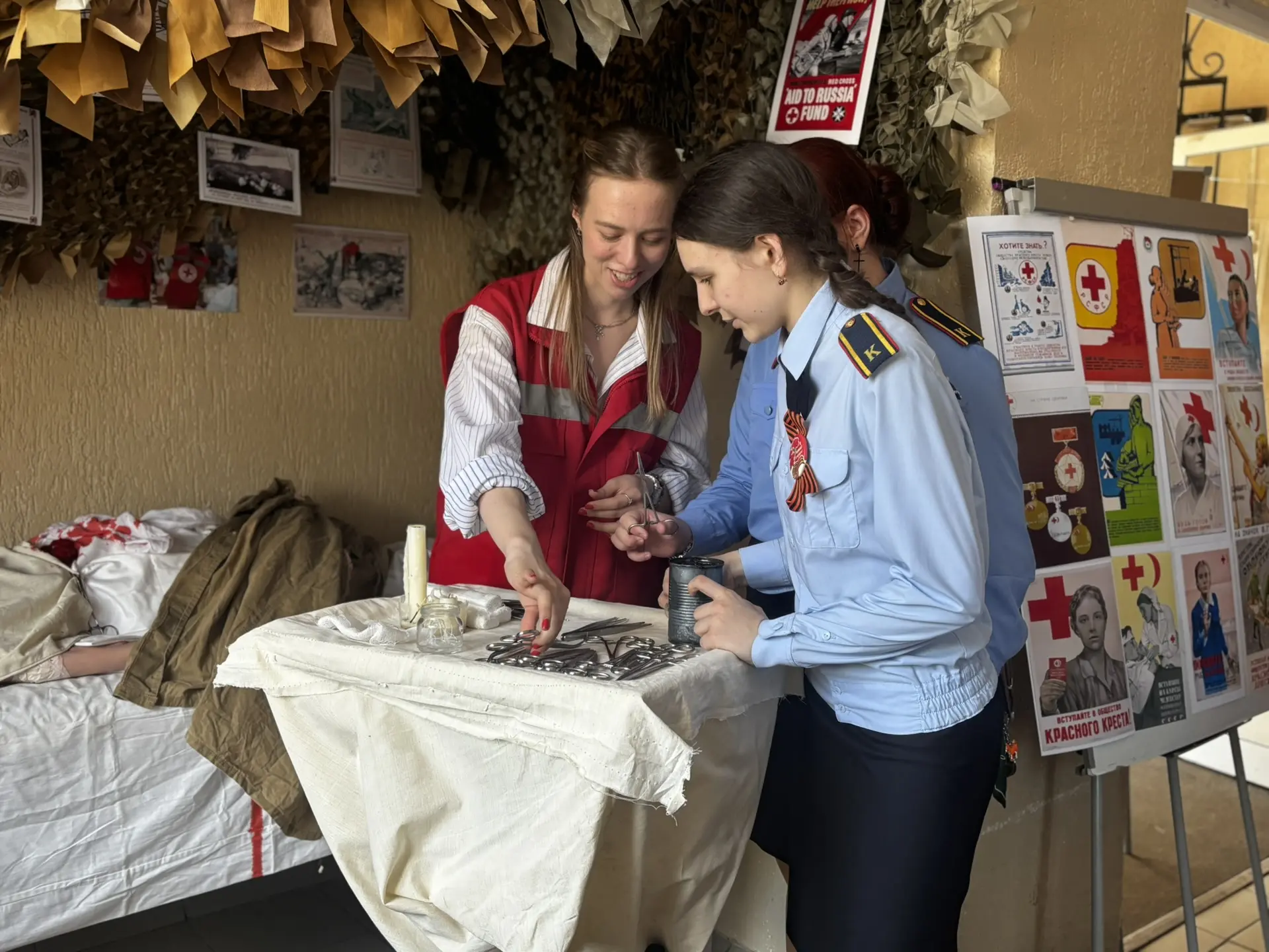🇷🇺 Связь поколений: 7А класс в гостях у «Красного Креста»

🏥Сегодня кадеты  7 «А» класса вместе с