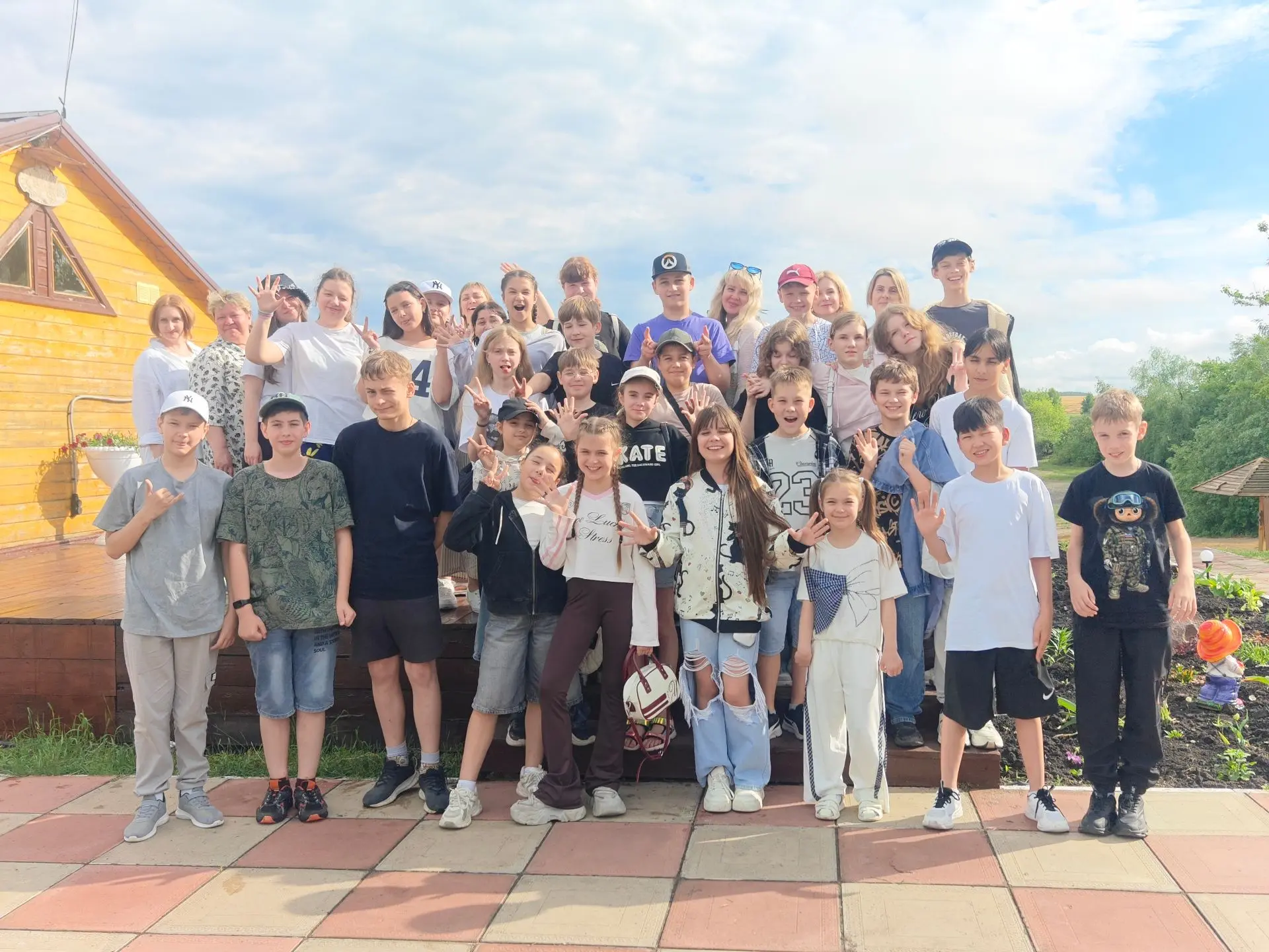 🌟 Ученики 5 «Б» и 6 «Г» классов завершили учебный год увлекательной экскурсией! 🌟