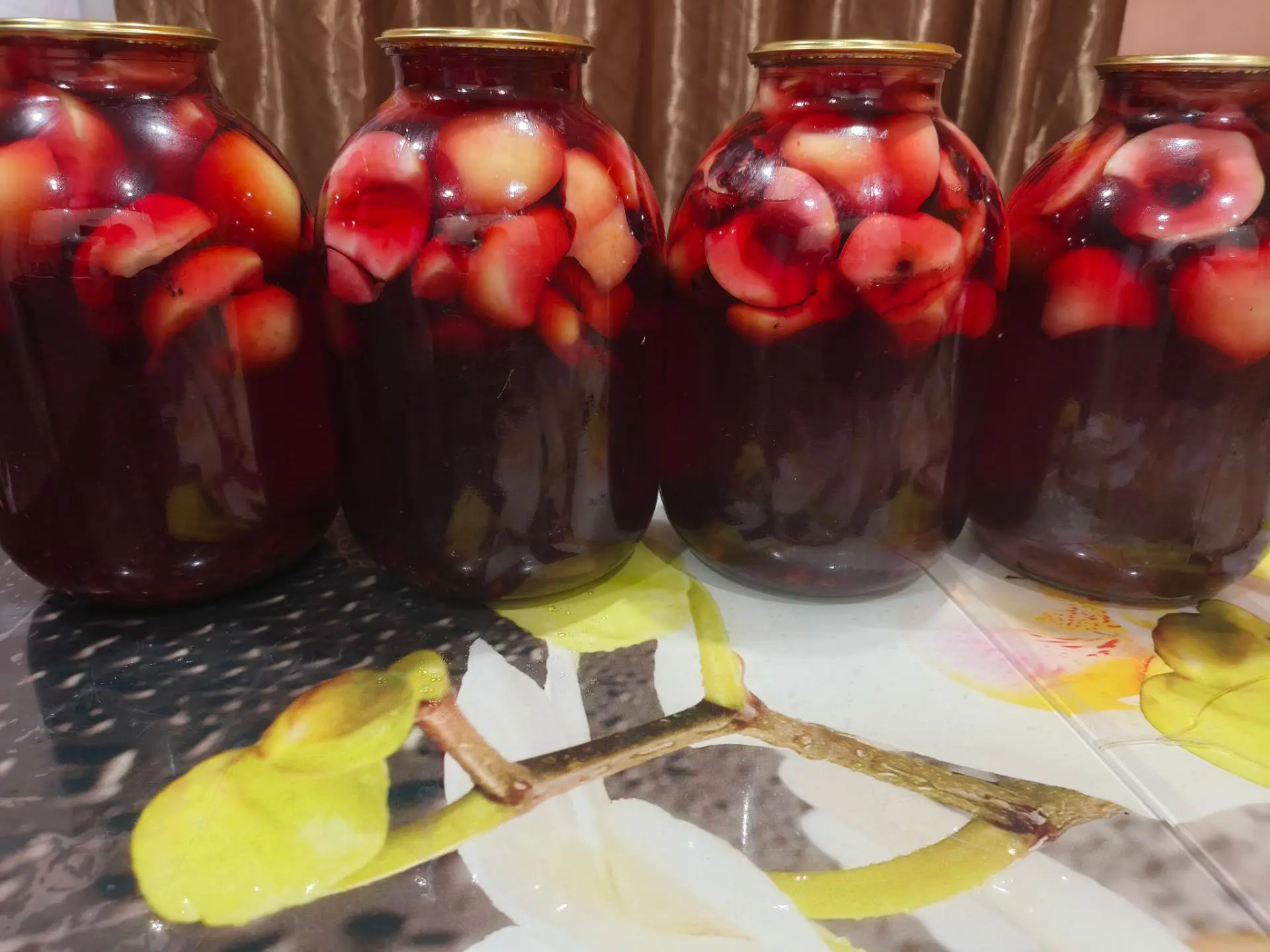 📦 Закатала лето в банку:🍏 делюсь рецептом яблочного компота с секретным ингредиентом