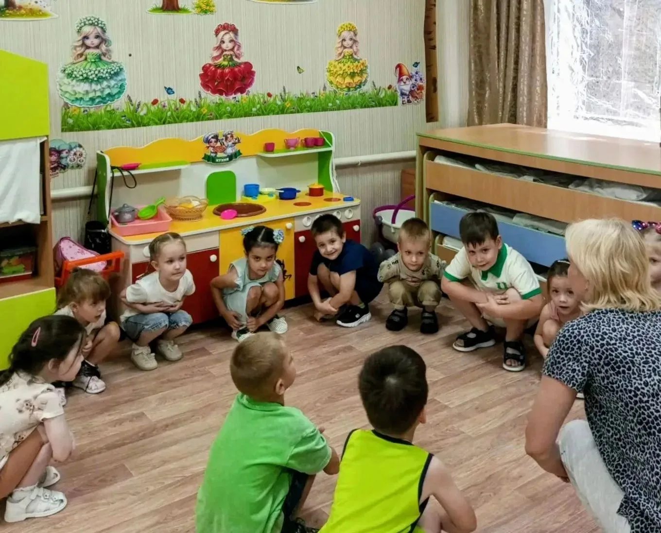 Сегодня с детьми старшей группы "Веснушки" мы разучили новые физкультурные минутки ( "Л...