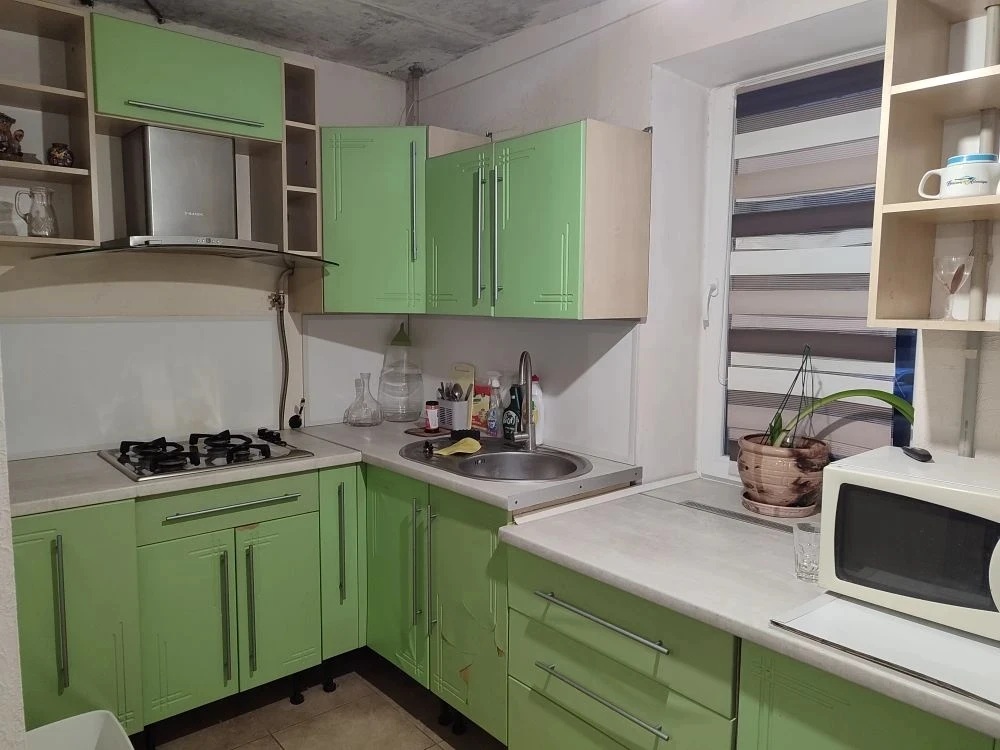 Сдаëтся долгосрочно 1 к квартира, дк Металлургов, 1 этаж. Цена 20 т руб + к/у 79495281852