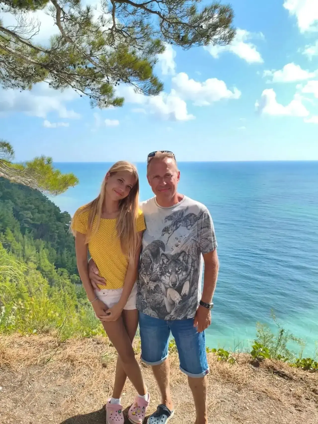 ☀️ Лето — это особое состояние души, когда воздух пахнет свободой и нагретым асфальтом....