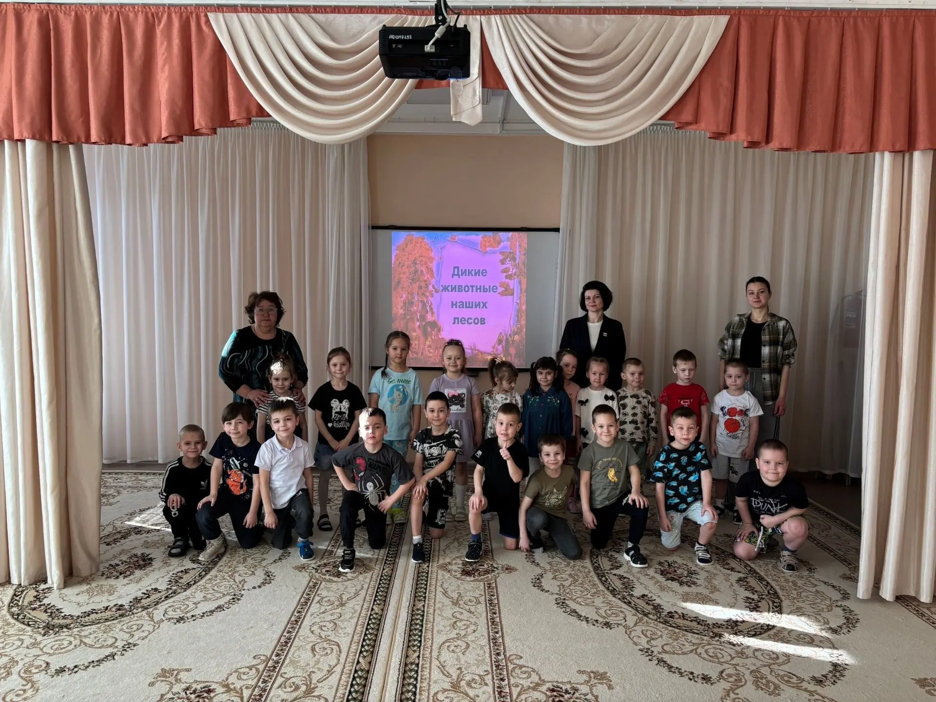 Сегодня специалист Национального парка «Припышминские боры» Булатова Елена Сергеевна по...