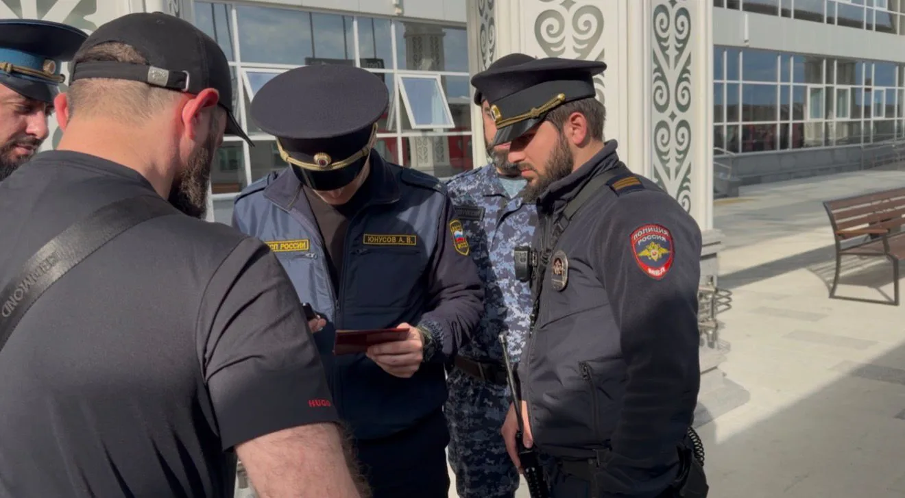 На  грозненском ЖД-вокзале прошло мероприятие «Должник»
