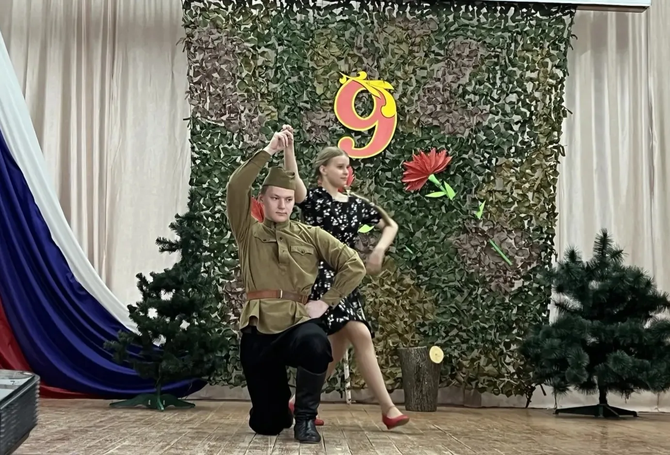 В стенах Клинцовского филиала БТЭиР прошёл трогательный концерт, посвящённый Дню Победы.   Этот день