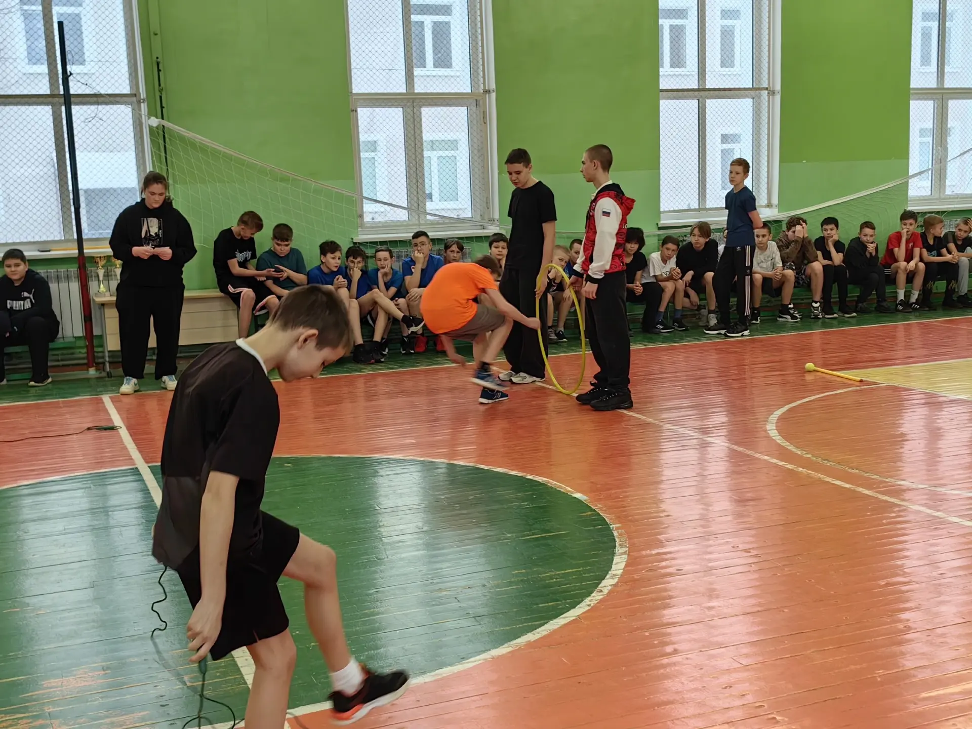 🔊 Никакой теории - только практика! В нашей школе прошли соревнования, приуроченные ко Дню защитника