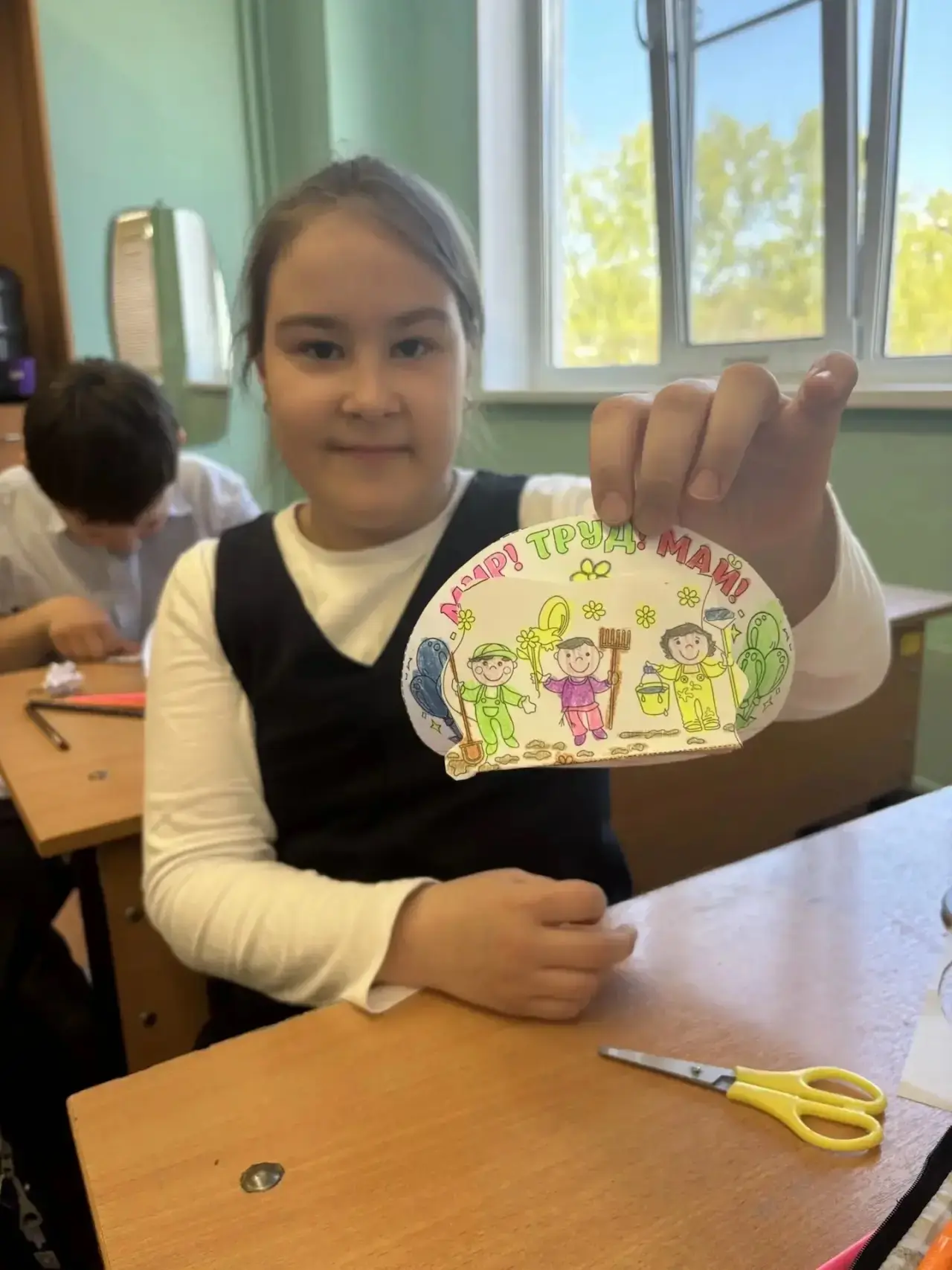 🌸✨ Творческий мастер‑класс у «Орлят России»: открытки ко Дню Весны и Труда! ✨🌸  Участники программы 