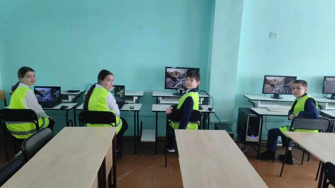 🚴‍♂️ Знания — сила, а безопасность — главный навык!  🍀Отряд ЮИД «Максимус» принял участие во втором 