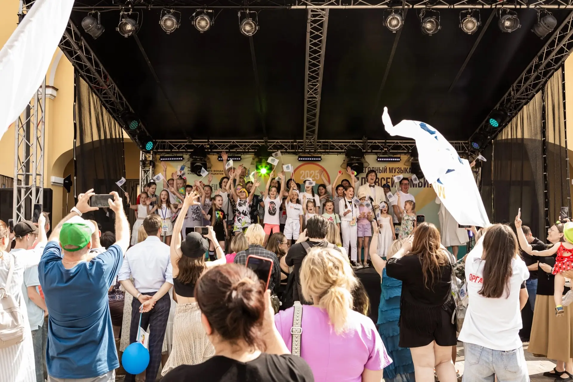 ☀️ Проведите выходной на СЕМЬЯ MUSIC FEST 

25 июля пространство «СЕНО» превратится в большую площад