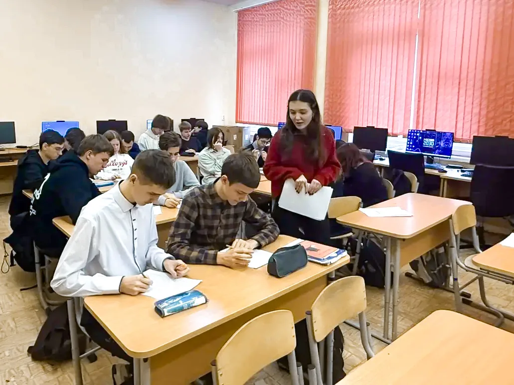 НАСТРОЙ НА УСПЕХ 🙌🏼  Для учеников 9-х и 11-х классов прошли тренинги на тему «Психологическая подгот