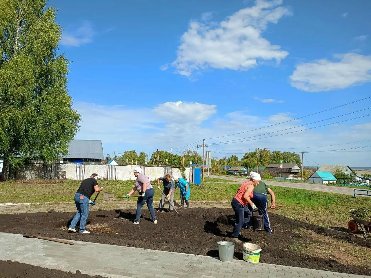 На ст.Пронино состоялся очередной субботник, в рамках которого привели в порядок террит...