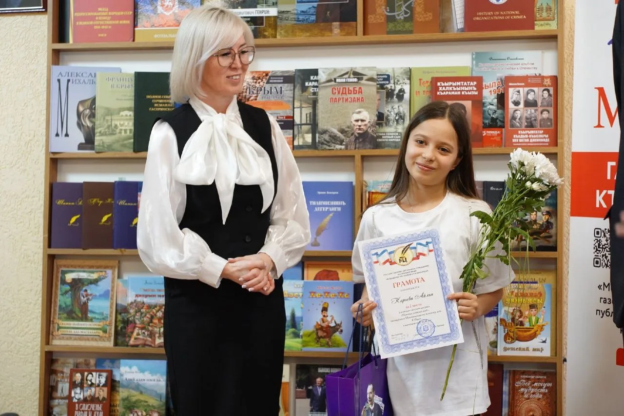 🎨🥇 Наши ученики вновь покорили сердца жюри и зрителей!  Поздравляем наших талантливых художников: 🌟 