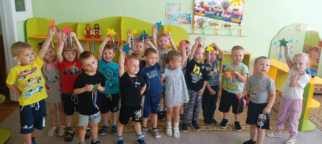 ♥️🤝♥️В преддверии "Дня России" "Почемучки" и наши орлята -дошколята  "Звёздочки" запустили празднич