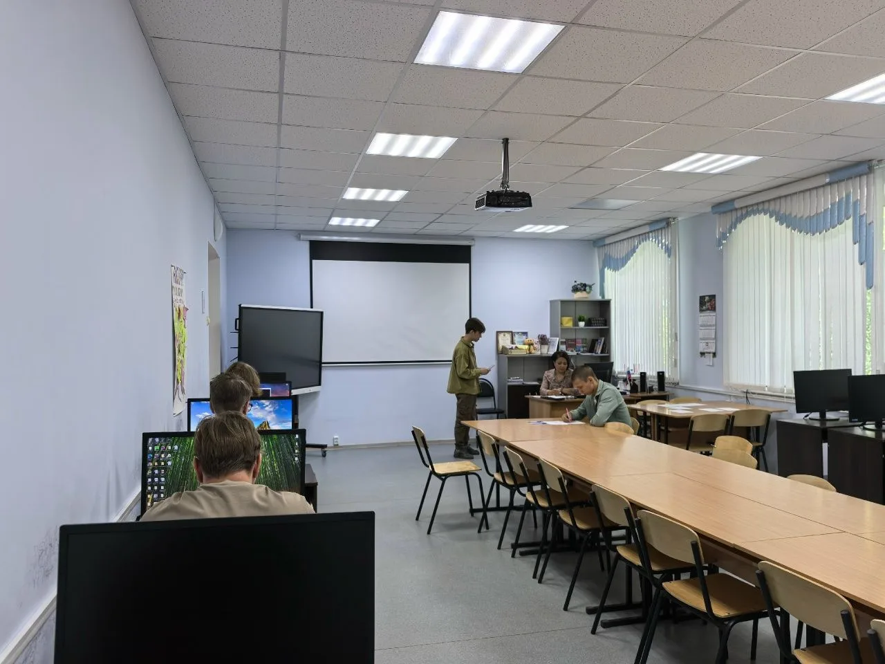 Экзамен у студентов группы №25   https://vk.com/wall-98706163_5971  https://ok.ru/saraikolledg/topic