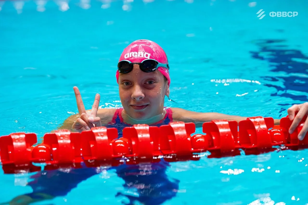 🏊‍♀️ Бобровские пловчихи блеснули на всероссийских соревнованиях «Весёлый дельфин» в Казани

В Каза