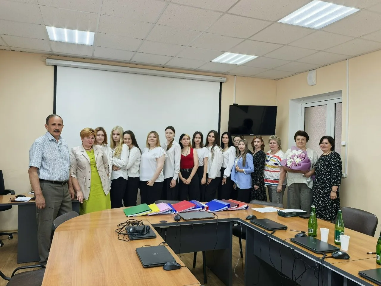 Выпускная группа №34 успешно защитила дипломы!    https://vk.com/wall-98706163_5989  https://ok.ru/s