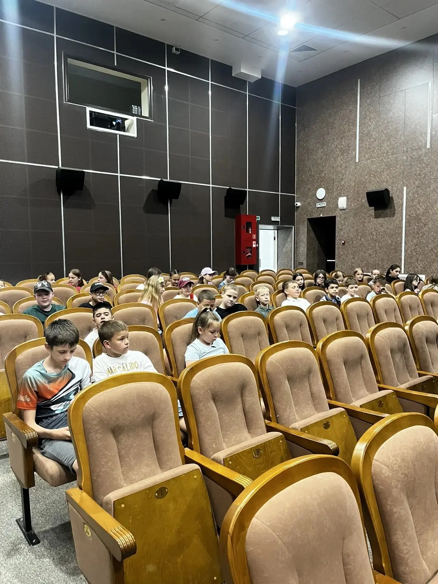 В Домах Культуры станицы Динской и поселка Украинский уже неделю работают летние досуговые площадки.