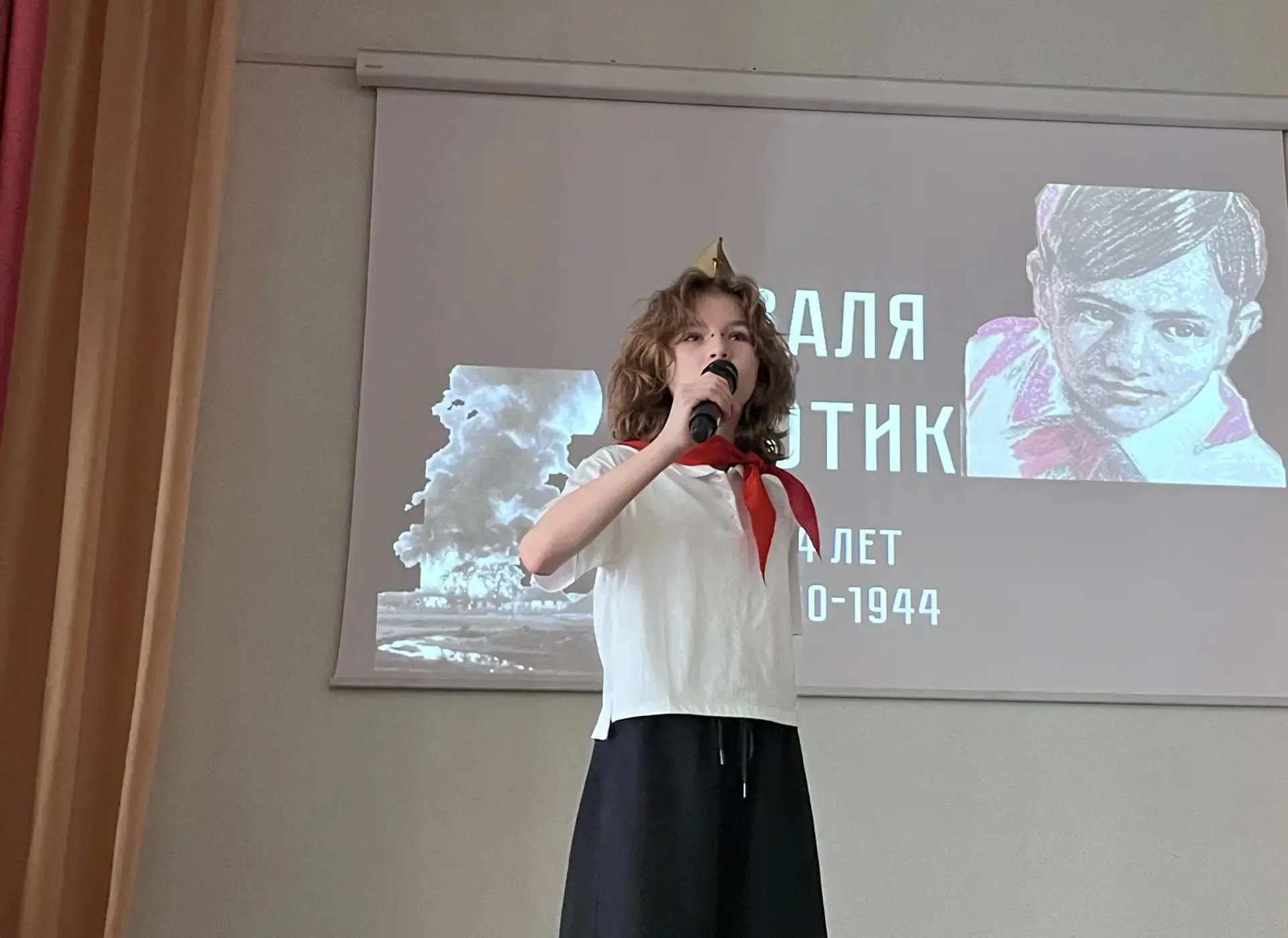 🎭 7 мая 2026 года на сцене нашей школы состоялась долгожданная премьера спектакля «Дети войны». Это 