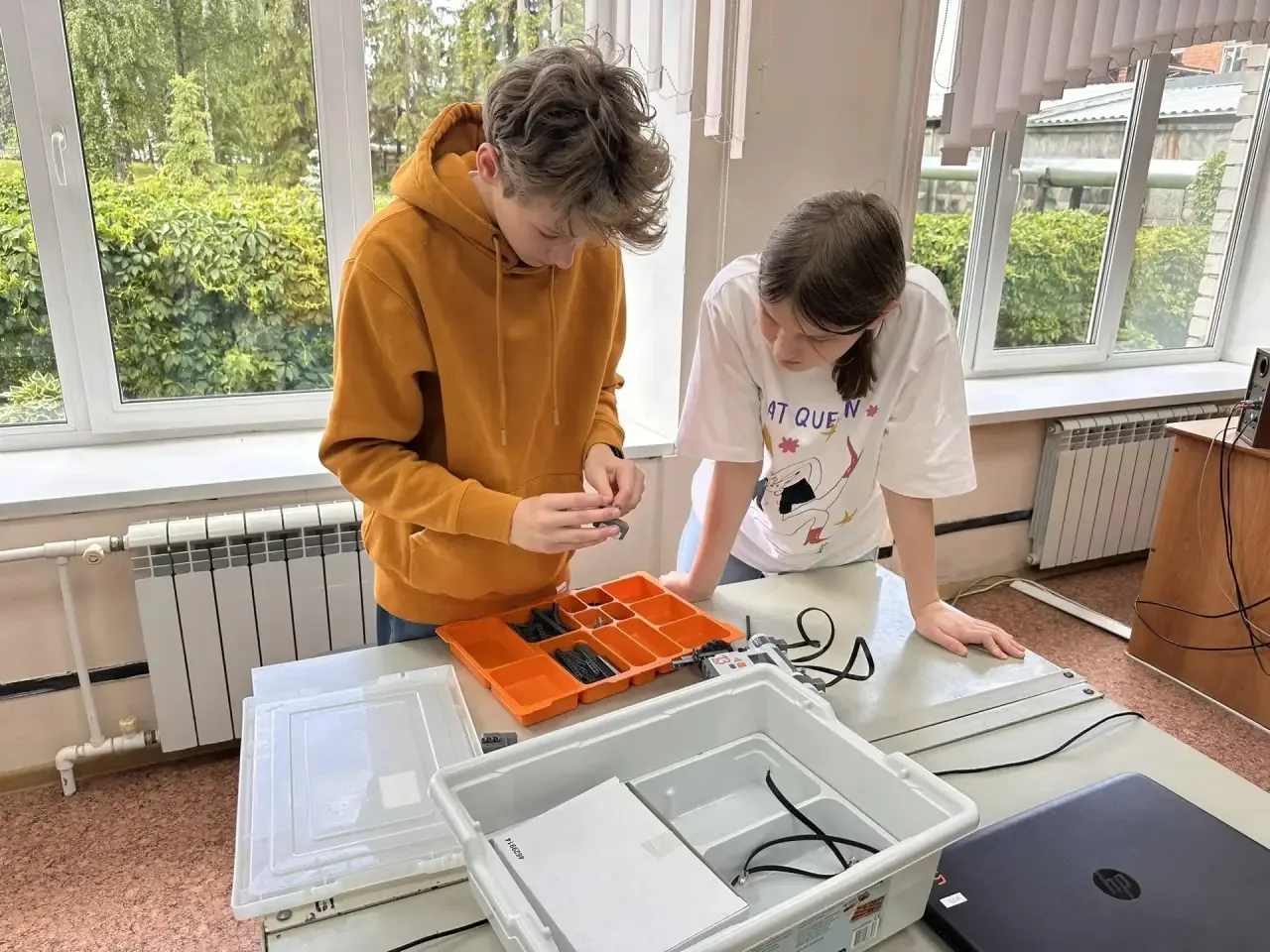 День 3 в летней школе: знакомство, которое взорвало мозг 🤖✨

Сегодня наши ребята лицом к лицу столк