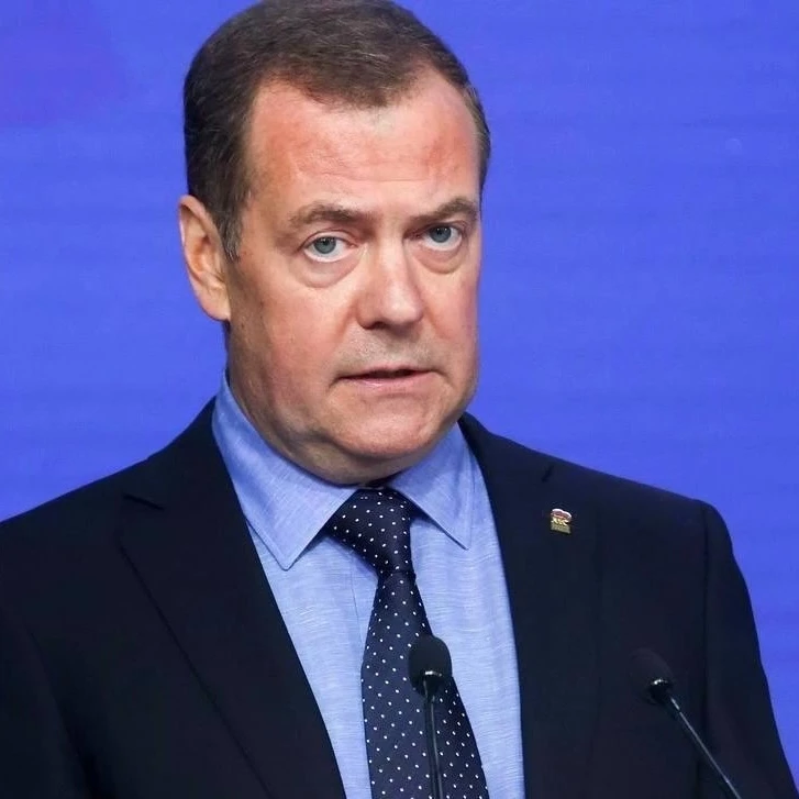 Германия заслуживает прямого удара по Берлину, а также по всем немецким производствам в...