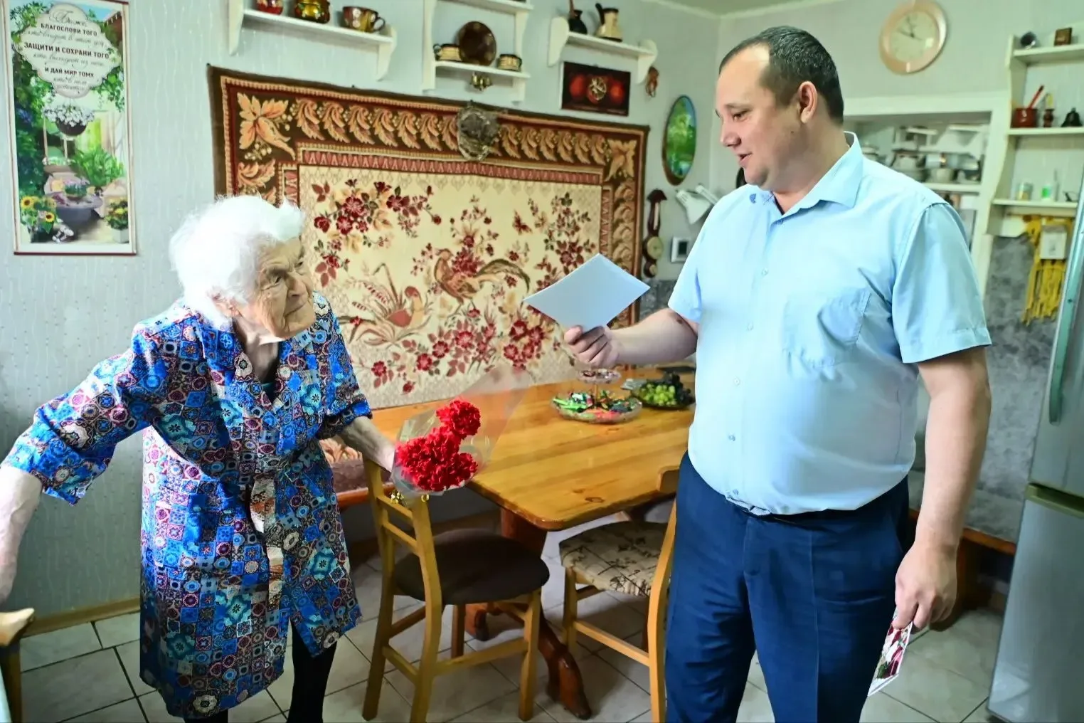 Труженица тыла Виктория Патык отметила 98-летие