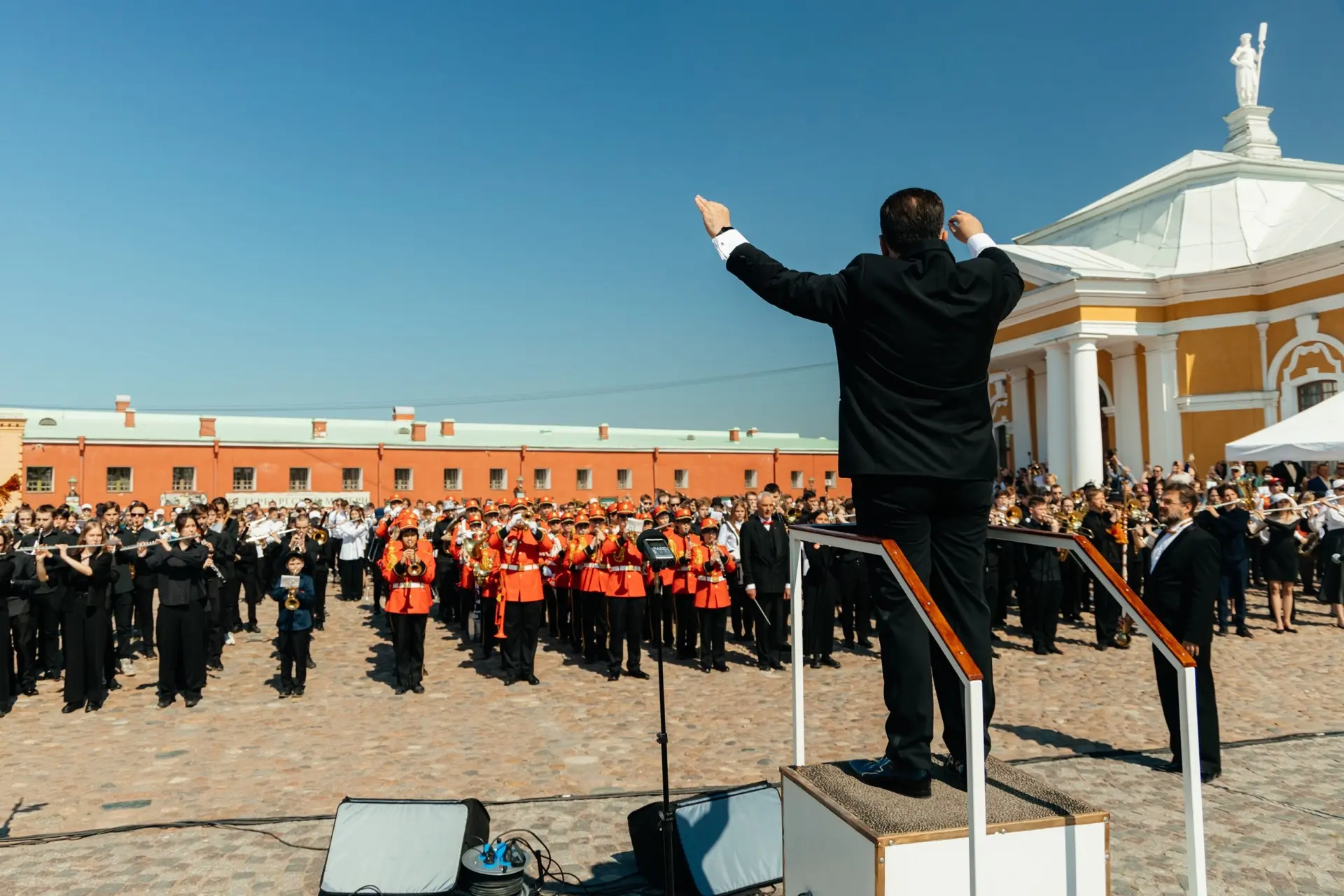 На Соборной площади Петропавловской крепости пройдет III Парад духовых детско-юношеских...