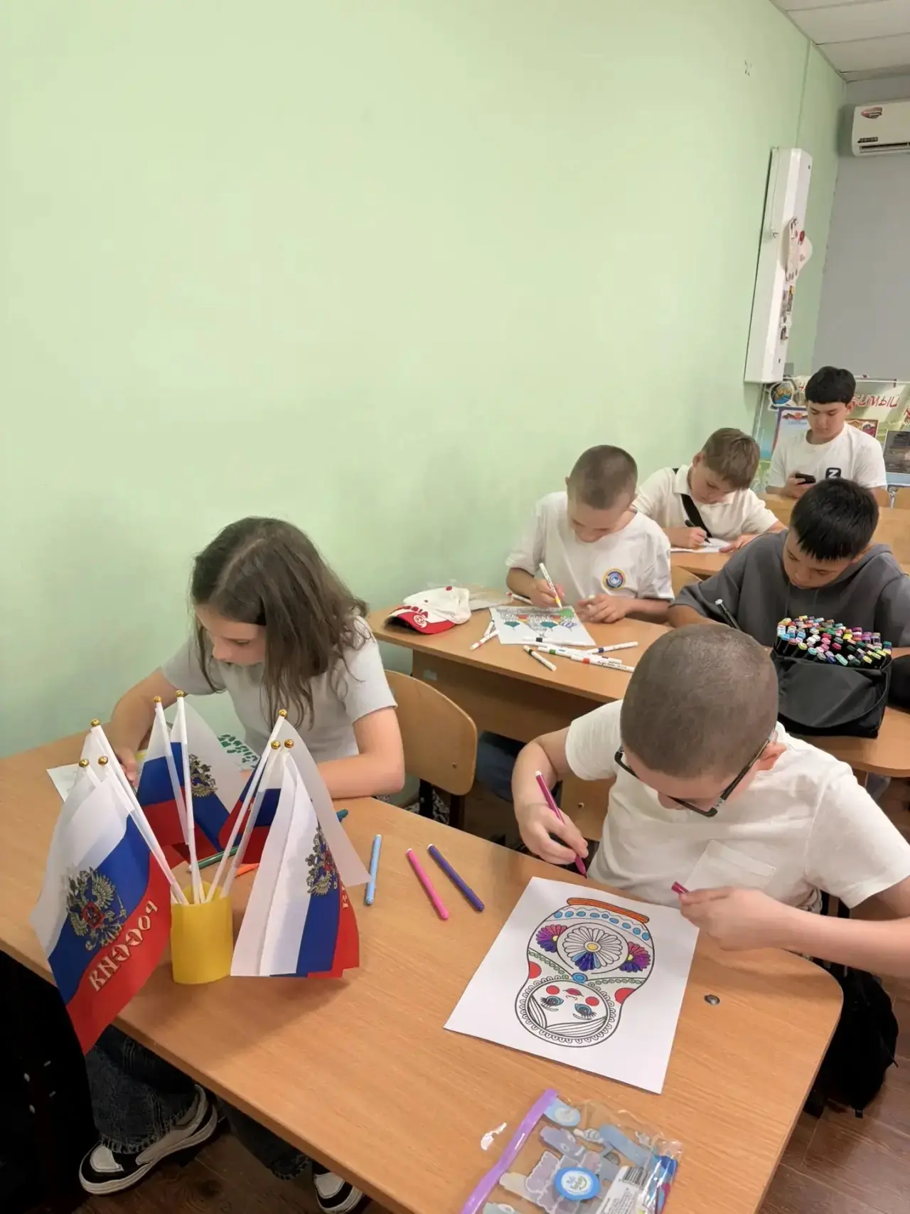 Участники летней смены присоединились к акции «Ленты России».

В преддверии важного государственного