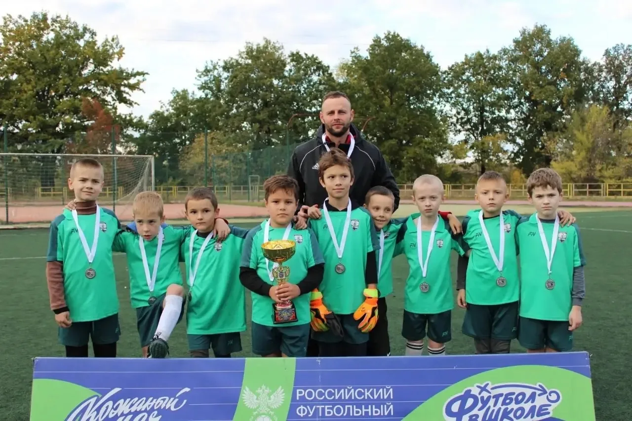 Наши чемпионы в деле! ⚽️🏊‍♂️