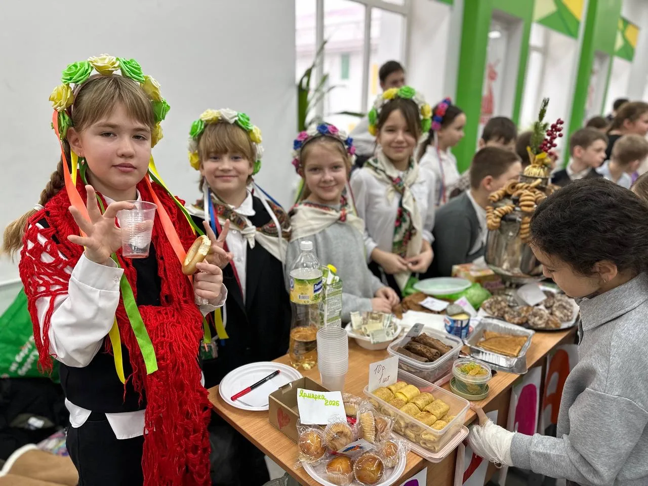 Масленичная Ярмарка в поддержку Героев! 🇷🇺🥞  19 февраля в стенах МБОУ СОШ №3 прошел настоящий праздн