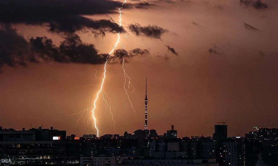 ⛈️ Непогода задержится в Москве

«Жёлтый» уровень погодной опасности продлили до 09:00 27 июля.

Веч