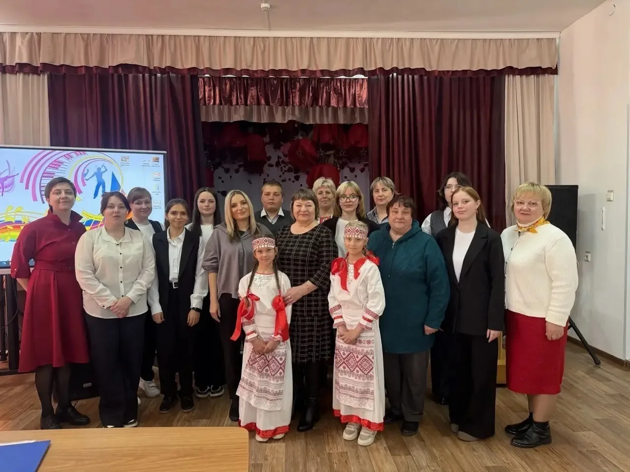 🎉 В День музеев (18 мая) в ДДТ прошёл конкурс «Юный исследователь» — первый этап фести...
