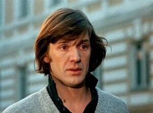 Александр Абдулов
советский и российский актер театра и кино, кинорежиссер, Народный артист России
А