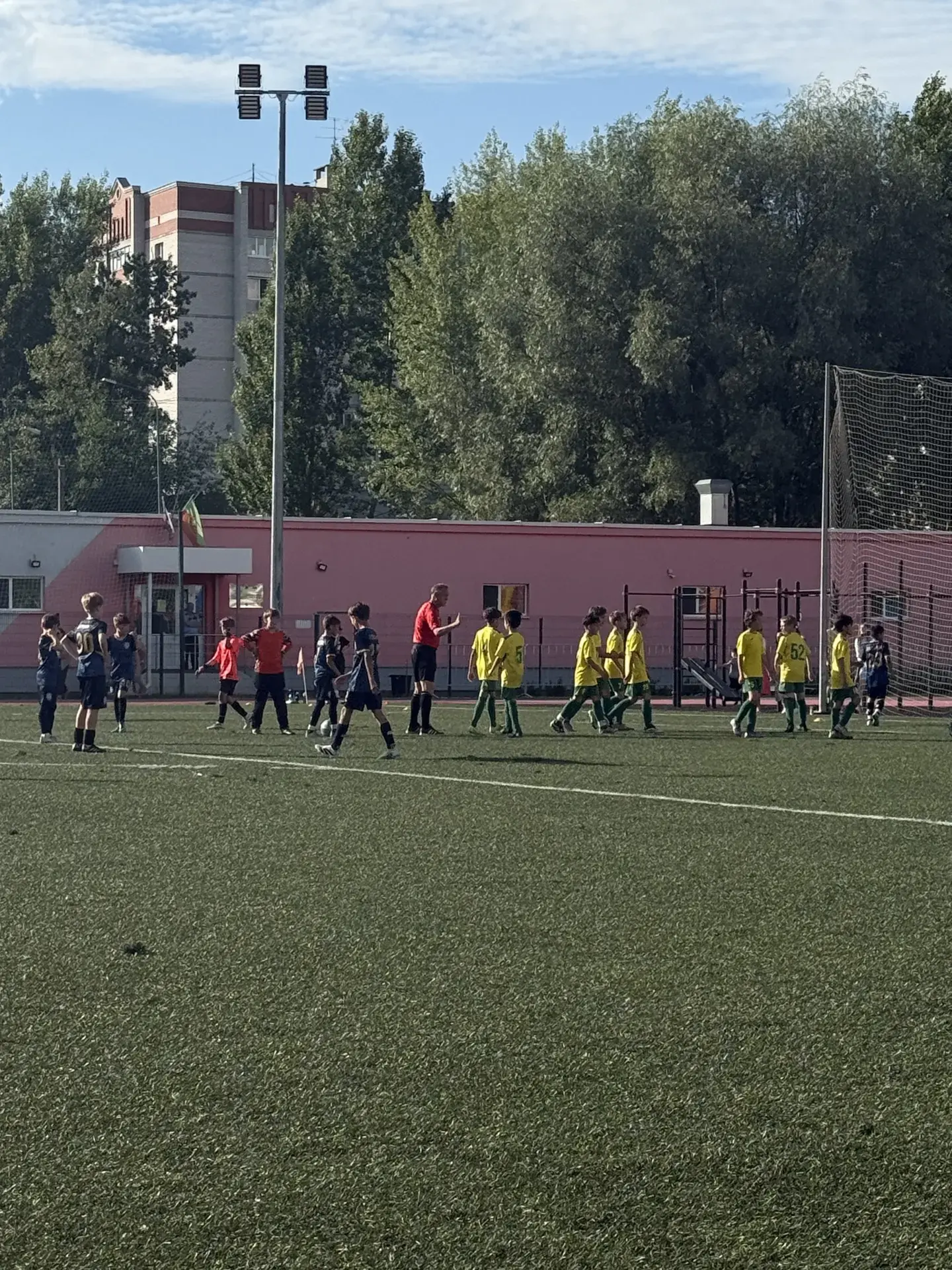 🔥 Спорт — лучшая защита! 🔥В нашей футбольной школе мы не только учим владеть мячом, н...