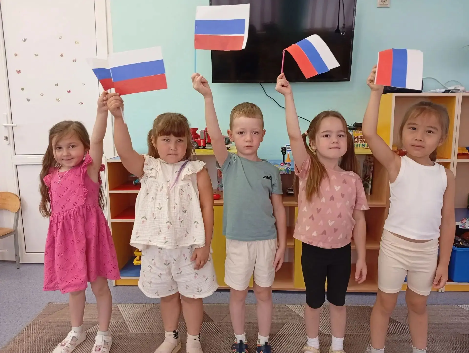 🇷🇺 В честь Дня Государственного флага Российской Федерации в нашем детском саду прошл...