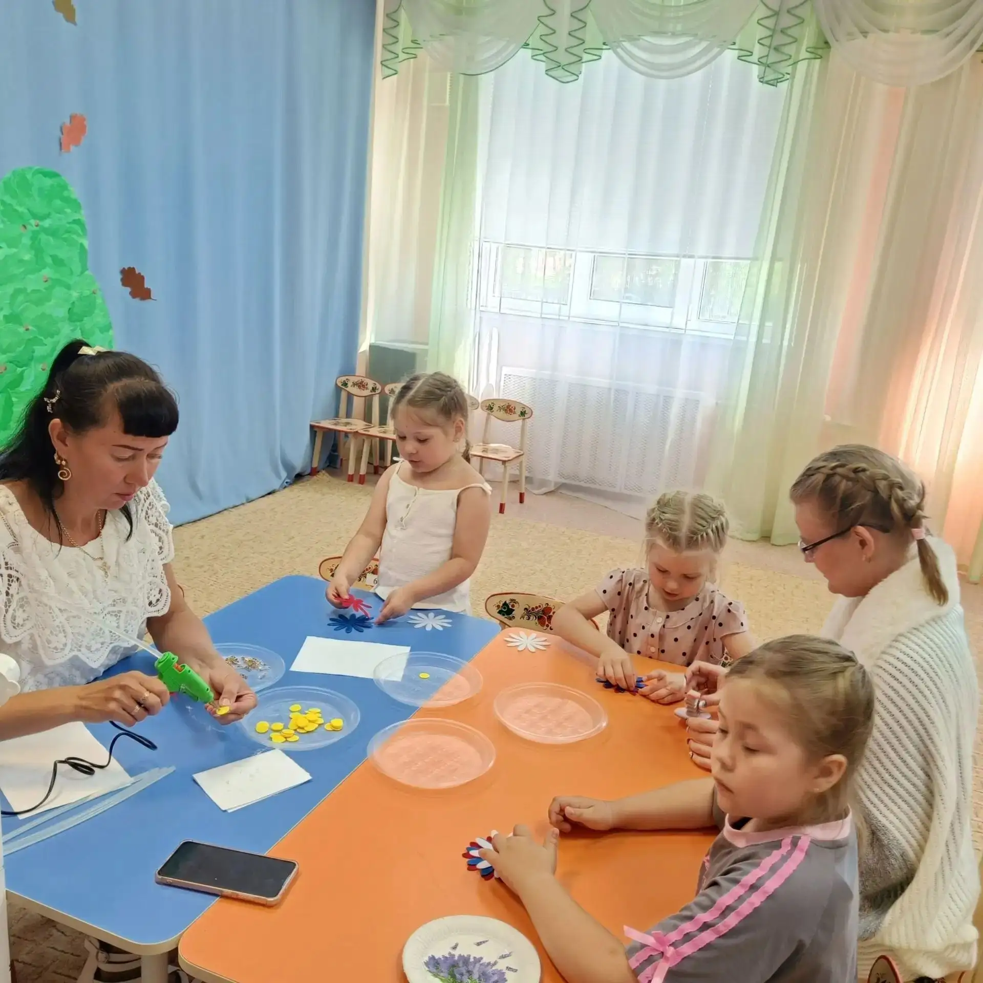 В нашем детском саду «Колокольчик» прошёл мастер-класс, в поддержку нашим воинам, участвующим в спец