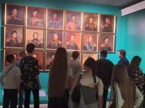 Война и мир: урок истории в музее 🏛  👀 Ученики 6 «В» и 7 «А» классов посетили Музей-панораму «Бороди