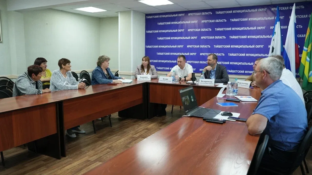 В Тайшете председатель ЗС Александр Ведерников провёл приём граждан, где основными тема...