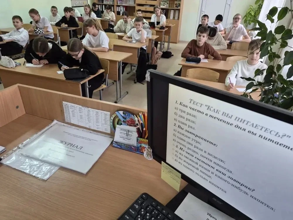 🍎 Здоровье начинается с тарелки: в школе прошли классные часы о гигиене питания  На этой неделе в на