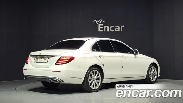 🚗 Mercedes-Benz 2016